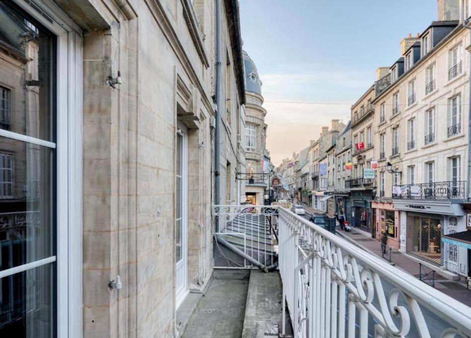 City Affaire : Bayeux Omaha Exterior foto